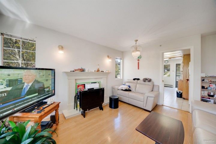 Photo 5 at 4502 Nanaimo Street, Collingwood VE, Vancouver East