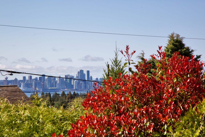 Photo 2 at 445 W Queens Road, Upper Lonsdale, North Vancouver