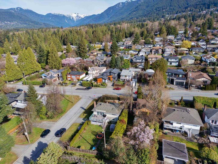 Photo 22 at 445 W Queens Road, Upper Lonsdale, North Vancouver