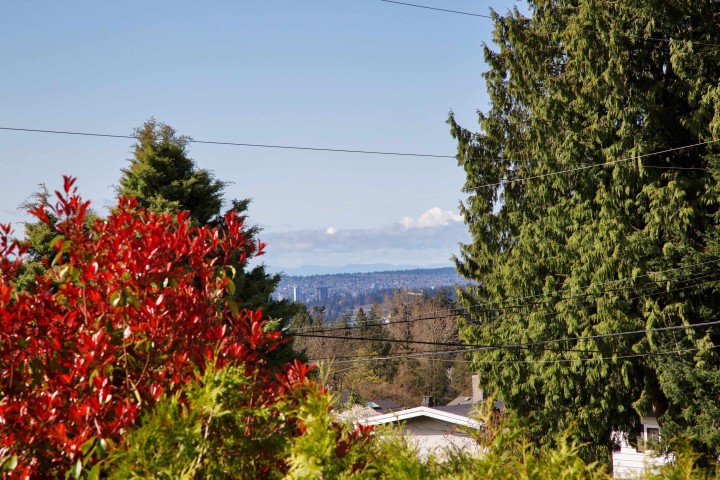 Photo 3 at 445 W Queens Road, Upper Lonsdale, North Vancouver