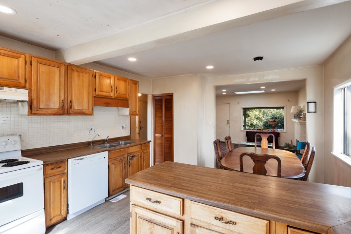 Photo 15 at 445 W Queens Road, Upper Lonsdale, North Vancouver