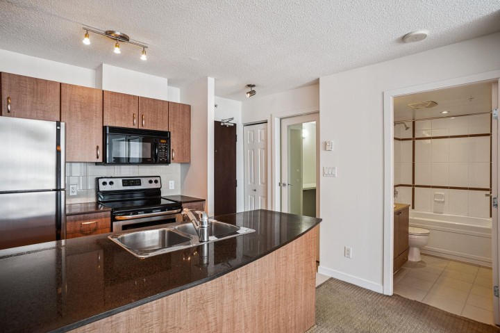 Photo 11 at 2006 - 610 Granville Street, Downtown VW, Vancouver West