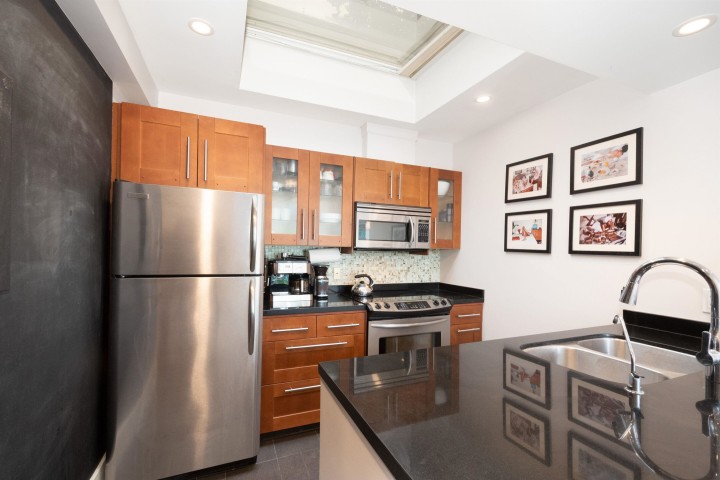 Photo 12 at 402 - 2250 W 3rd Avenue, Kitsilano, Vancouver West