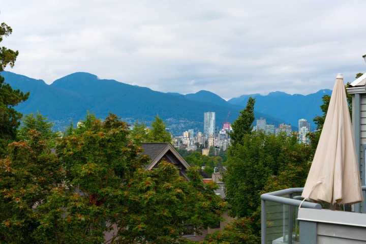 Photo 7 at 402 - 2250 W 3rd Avenue, Kitsilano, Vancouver West