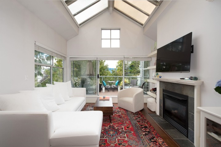 Photo 1 at 402 - 2250 W 3rd Avenue, Kitsilano, Vancouver West