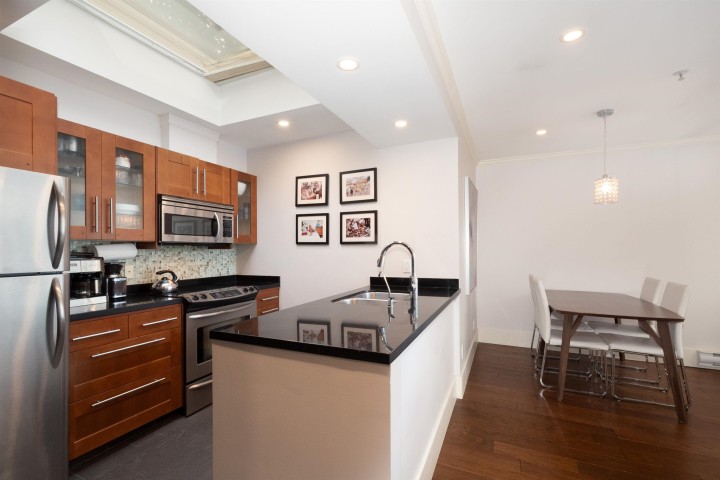 Photo 10 at 402 - 2250 W 3rd Avenue, Kitsilano, Vancouver West