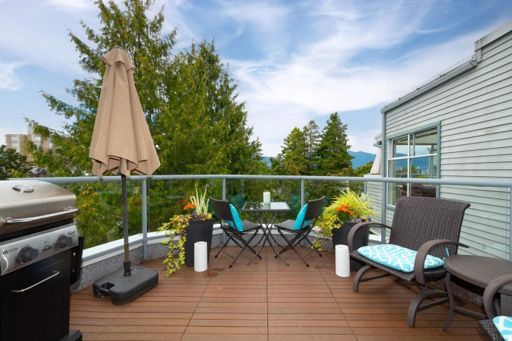 Photo 4 at 402 - 2250 W 3rd Avenue, Kitsilano, Vancouver West