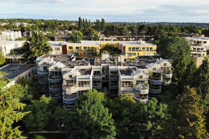 Photo 25 at 402 - 2250 W 3rd Avenue, Kitsilano, Vancouver West