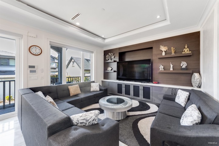 Photo 13 at 6913 Argyle Street, Knight, Vancouver East