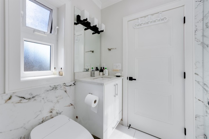 Photo 24 at 6913 Argyle Street, Knight, Vancouver East