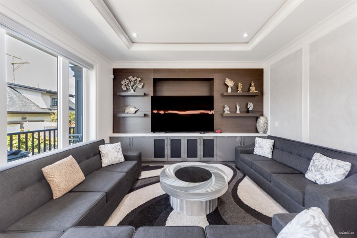 Photo 14 at 6913 Argyle Street, Knight, Vancouver East