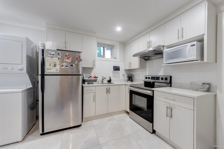 Photo 37 at 6913 Argyle Street, Knight, Vancouver East