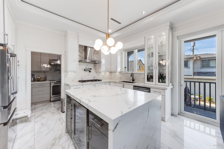 Photo 15 at 6913 Argyle Street, Knight, Vancouver East