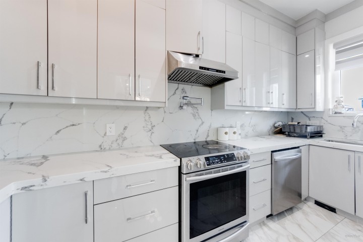 Photo 19 at 6913 Argyle Street, Knight, Vancouver East