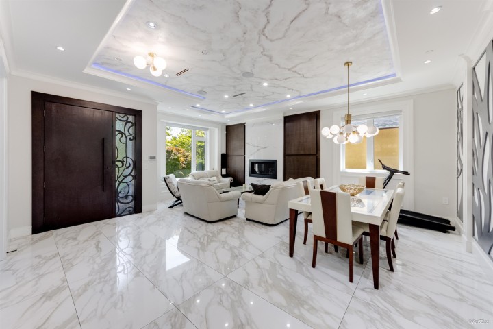 Photo 4 at 6913 Argyle Street, Knight, Vancouver East