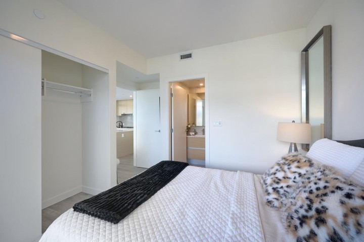 Photo 10 at 2002 - 200 Klahanie Court, Park Royal, West Vancouver