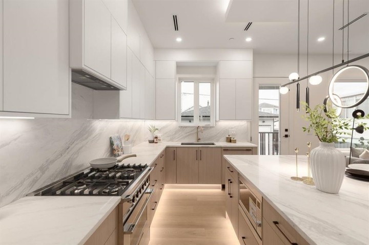 Photo 17 at 2 - 2658 Dundas Street, Hastings Sunrise, Vancouver East