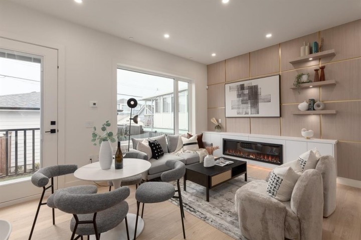 Photo 12 at 2 - 2658 Dundas Street, Hastings Sunrise, Vancouver East