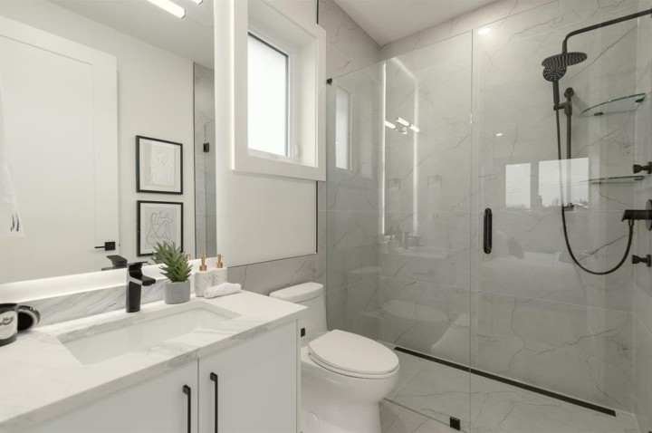 Photo 32 at 2 - 2658 Dundas Street, Hastings Sunrise, Vancouver East