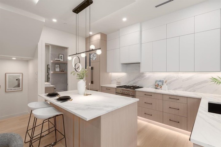 Photo 18 at 2 - 2658 Dundas Street, Hastings Sunrise, Vancouver East