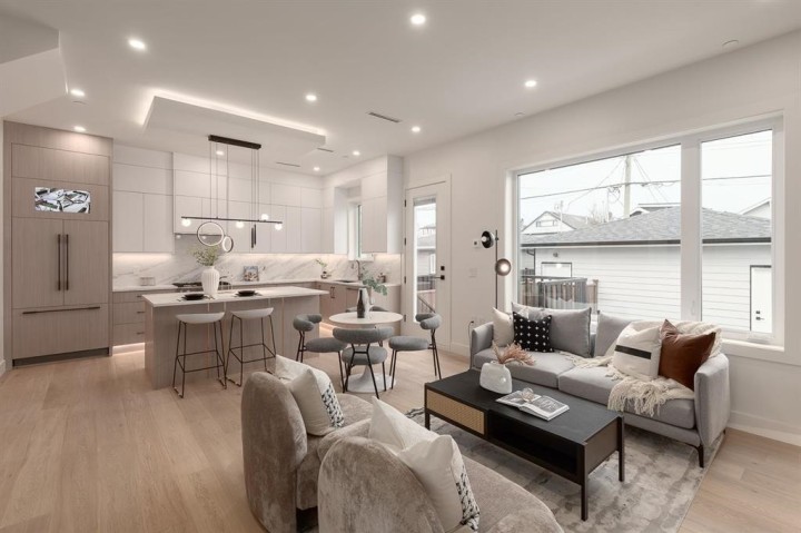 Photo 11 at 2 - 2658 Dundas Street, Hastings Sunrise, Vancouver East