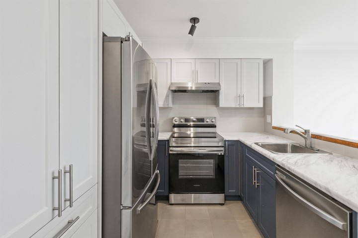 Photo 1 at PH5 - 1503 W 66th Avenue, S.W. Marine, Vancouver West