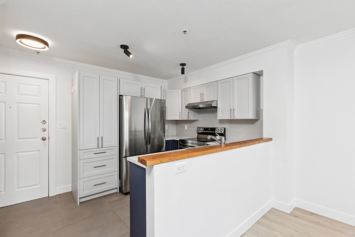 Photo 9 at PH5 - 1503 W 66th Avenue, S.W. Marine, Vancouver West