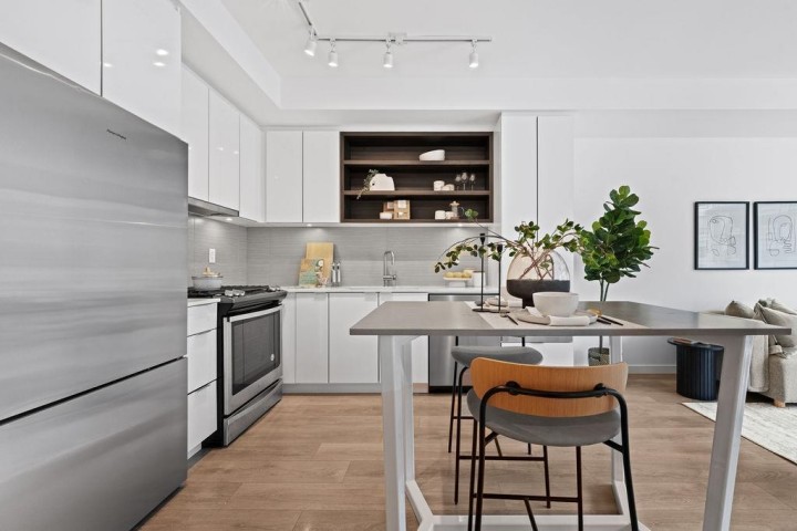 Photo 6 at 206 - 725 Marine Drive, Harbourside, North Vancouver