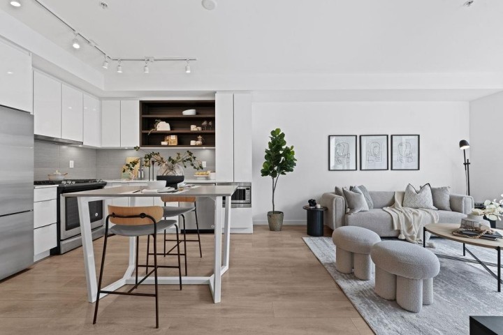 Photo 7 at 206 - 725 Marine Drive, Harbourside, North Vancouver