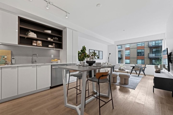 Photo 3 at 206 - 725 Marine Drive, Harbourside, North Vancouver