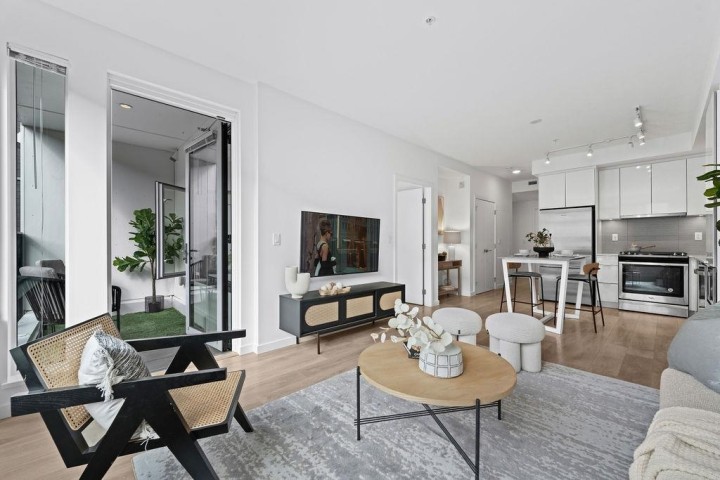 Photo 1 at 206 - 725 Marine Drive, Harbourside, North Vancouver