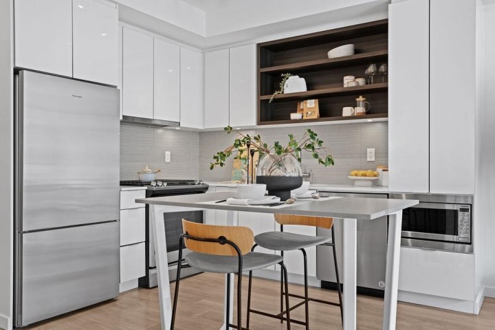 Photo 8 at 206 - 725 Marine Drive, Harbourside, North Vancouver