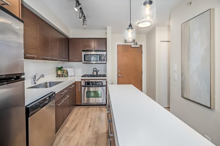 Photo 5 at 403 - 2770 Sophia Street, Mount Pleasant VE, Vancouver East