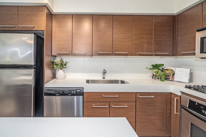 Photo 4 at 403 - 2770 Sophia Street, Mount Pleasant VE, Vancouver East