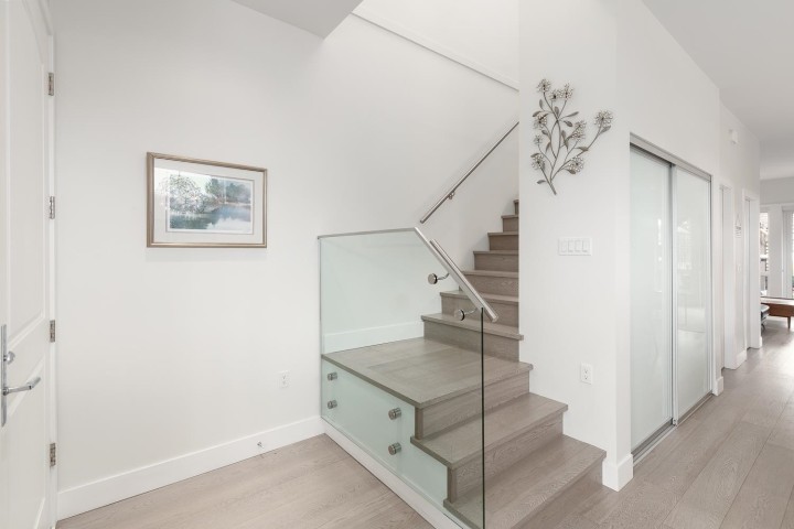 Photo 2 at 220 E 40th Avenue, Main, Vancouver East