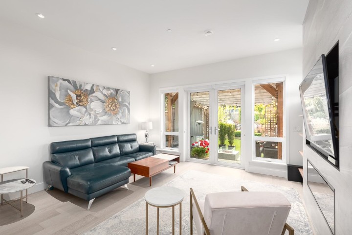 Photo 13 at 220 E 40th Avenue, Main, Vancouver East