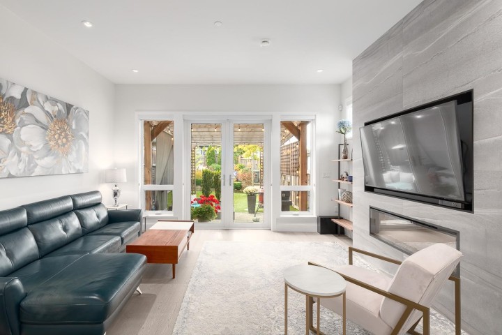 Photo 12 at 220 E 40th Avenue, Main, Vancouver East