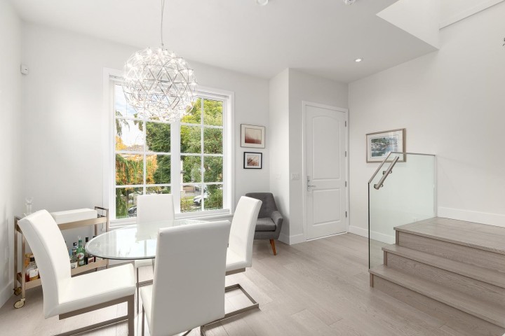 Photo 3 at 220 E 40th Avenue, Main, Vancouver East