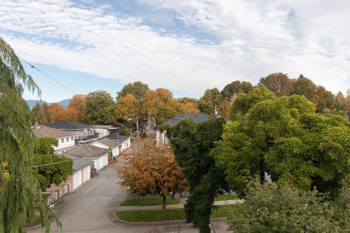 Photo 18 at 220 E 40th Avenue, Main, Vancouver East