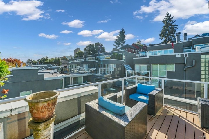 Photo 16 at 2243 Oak Street, Fairview VW, Vancouver West