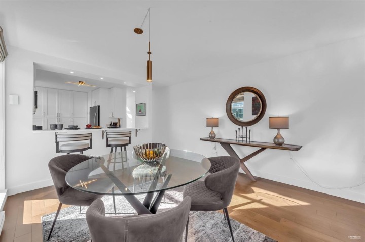 Photo 10 at 2243 Oak Street, Fairview VW, Vancouver West