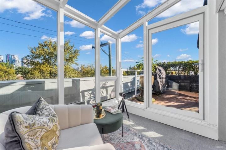 Photo 15 at 2243 Oak Street, Fairview VW, Vancouver West