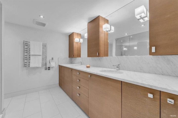 Photo 29 at 2243 Oak Street, Fairview VW, Vancouver West