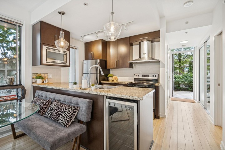 Photo 5 at 239 - 188 Keefer Place, Downtown VW, Vancouver West