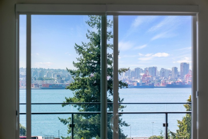 Photo 1 at 411 - 422 E 3rd Street, Lower Lonsdale, North Vancouver