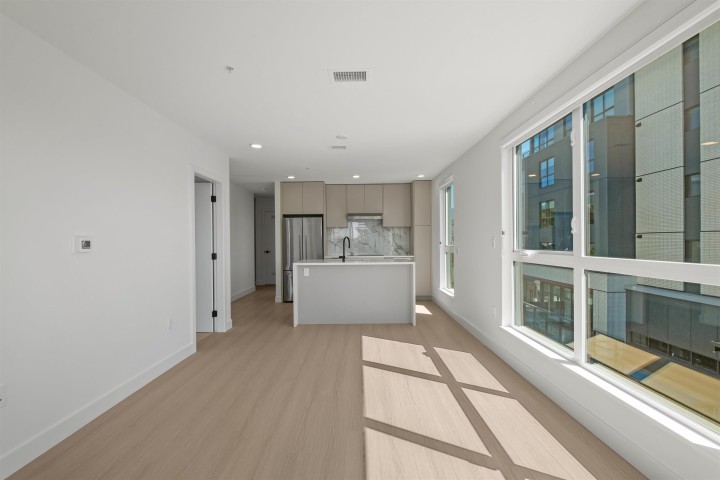 Photo 5 at 411 - 422 E 3rd Street, Lower Lonsdale, North Vancouver