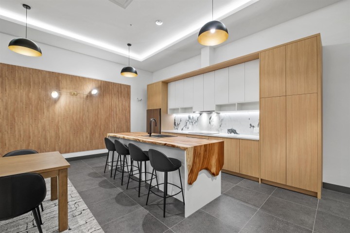 Photo 18 at 411 - 422 E 3rd Street, Lower Lonsdale, North Vancouver