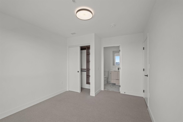 Photo 11 at 411 - 422 E 3rd Street, Lower Lonsdale, North Vancouver