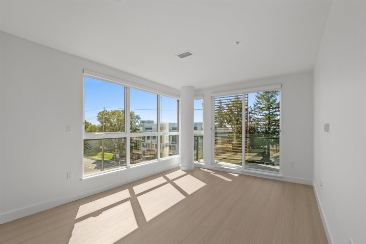 Photo 8 at 411 - 422 E 3rd Street, Lower Lonsdale, North Vancouver