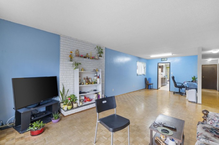 Photo 6 at 3361 William Street, Renfrew VE, Vancouver East